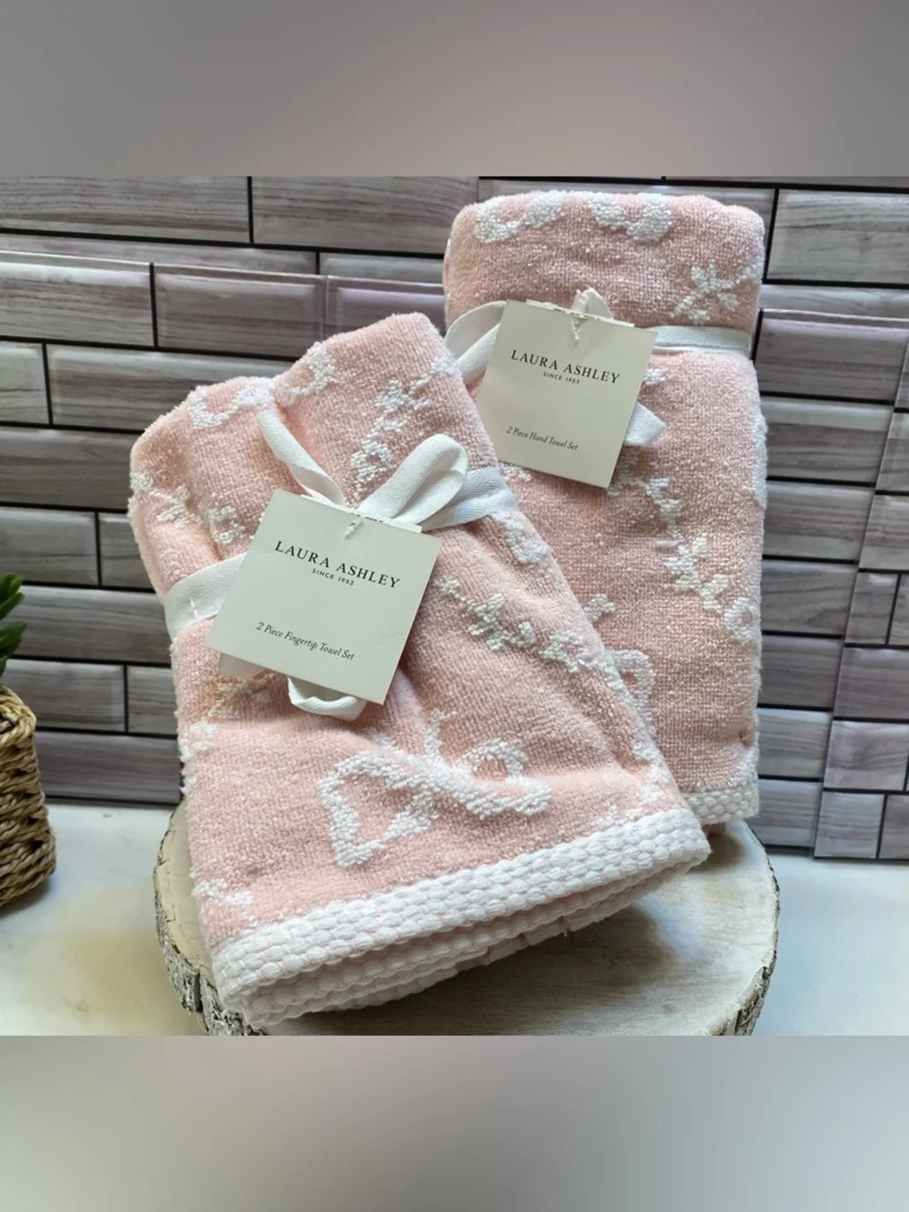 Laura Ashley ❤️Kate Bow (2)Hand  &(2) Tip Towel Set Pink NWT